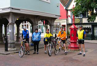 A small gathering at the start in Faversham